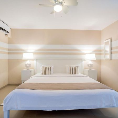 Floris Suite Hotel - Spa & Beach Club - Adults Only Piscadera Bay Екстериор снимка