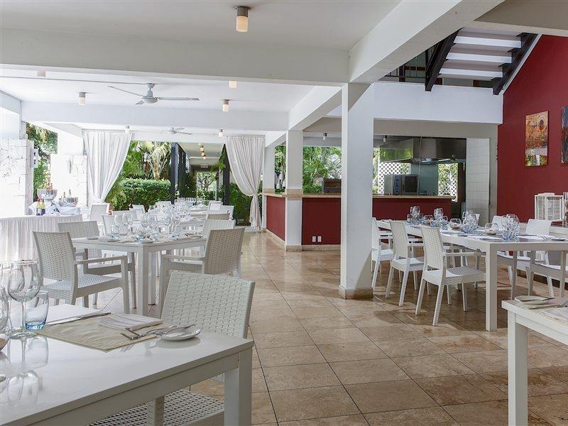 Floris Suite Hotel - Spa & Beach Club - Adults Only Piscadera Bay Екстериор снимка