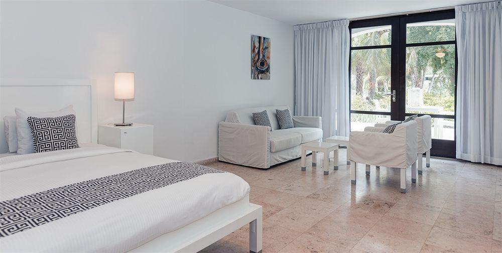 Floris Suite Hotel - Spa & Beach Club - Adults Only Piscadera Bay Екстериор снимка