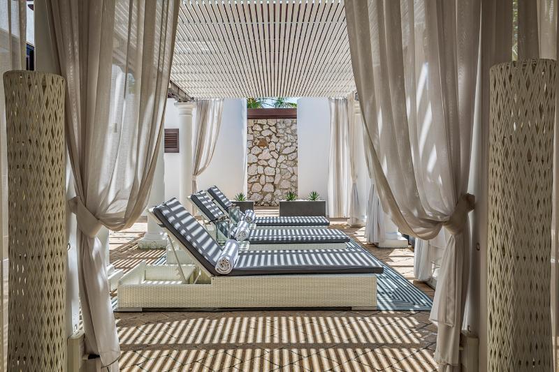 Floris Suite Hotel - Spa & Beach Club - Adults Only Piscadera Bay Екстериор снимка